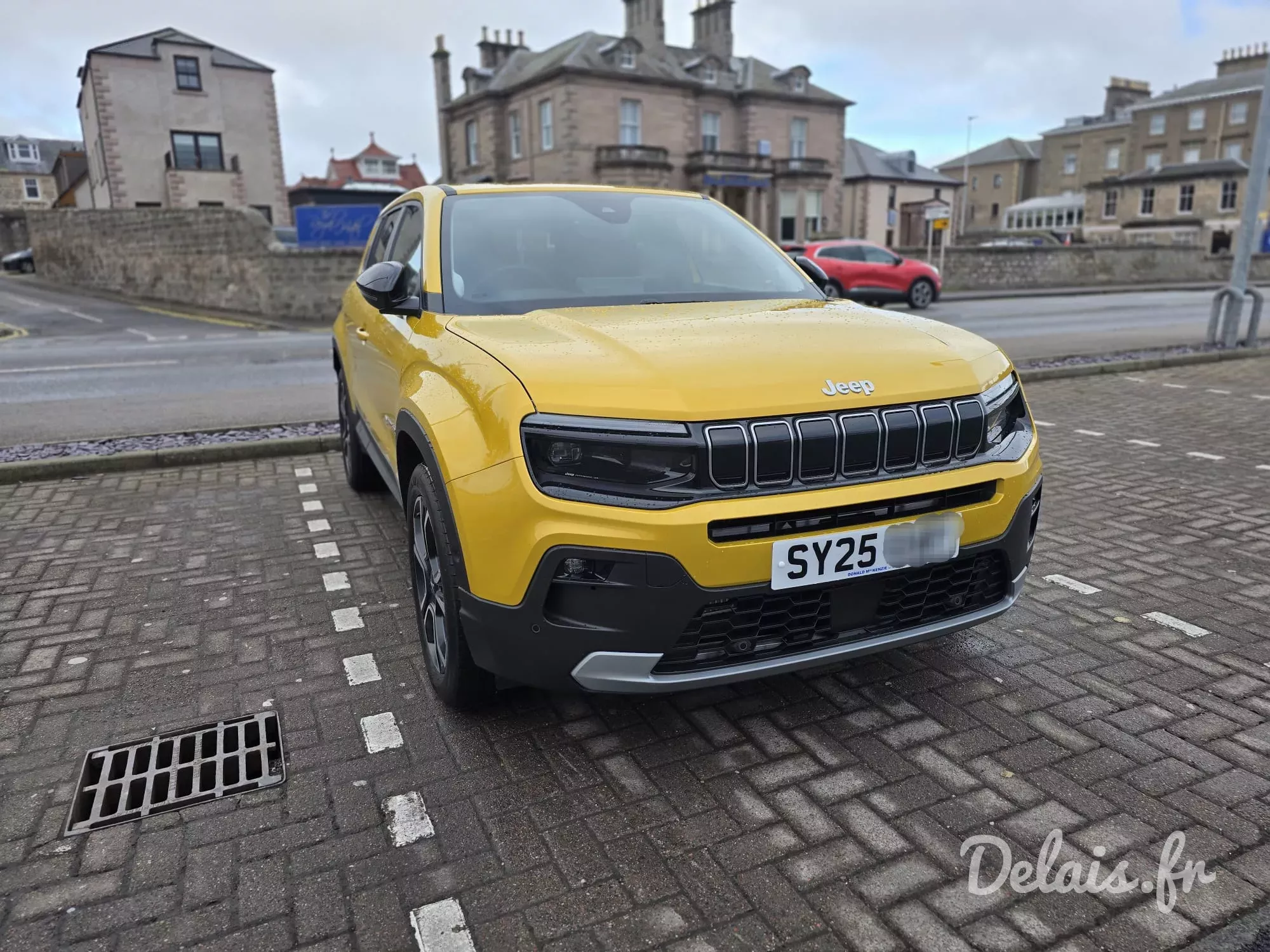 Jeep Avenger Sun Yellow Summit