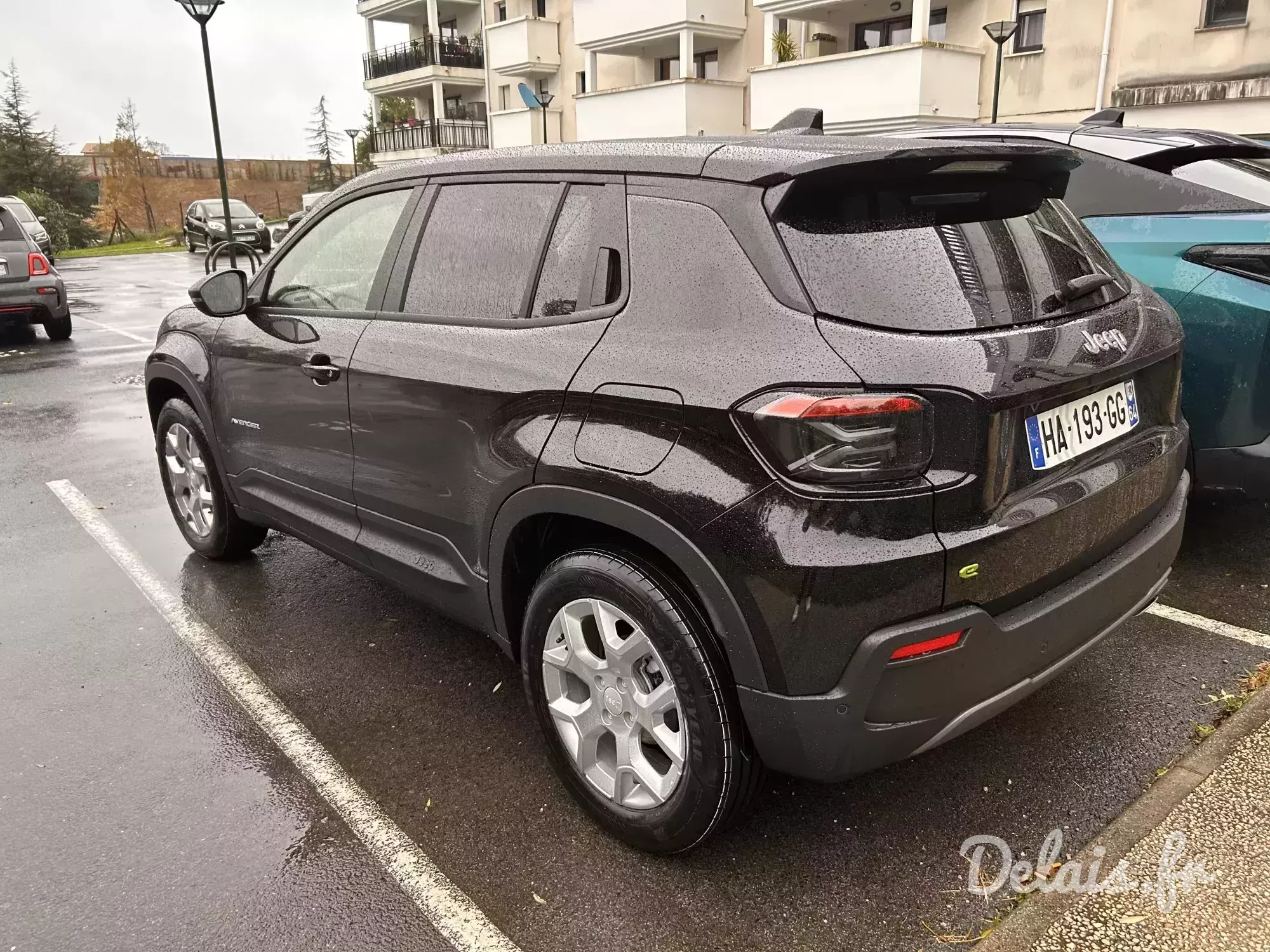 Jeep Avenger Volcano Black Longitude