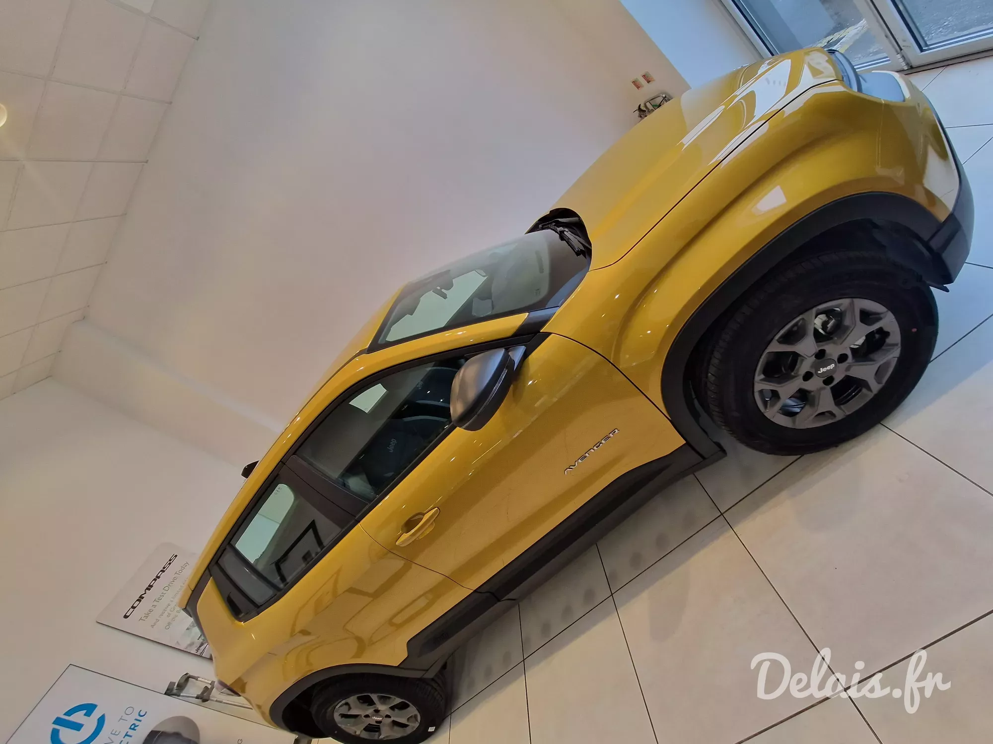 Jeep Avenger Sun Yellow Longitude