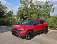 Jeep Avenger Ruby Red Overland of Leopold06