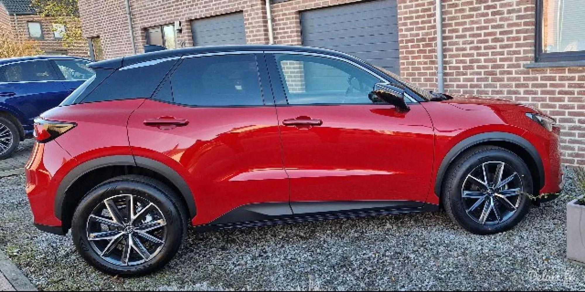 Lexus LBX Rouge Intense Emotion