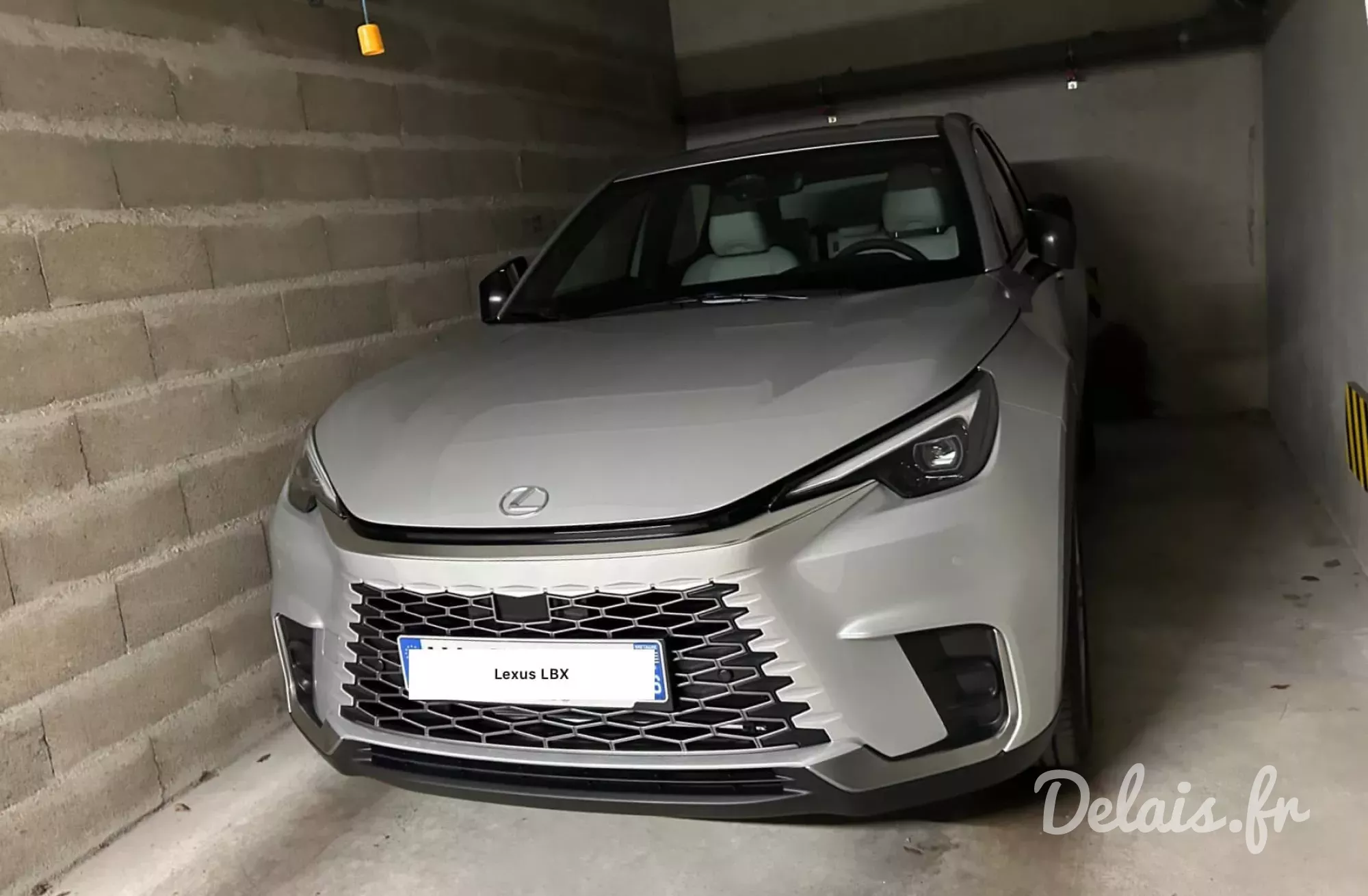 Lexus LBX Gris Aluminium Elegant