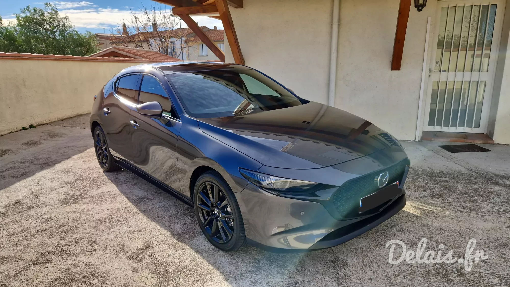 Mazda 3 Machine Grey Exclusive-Line