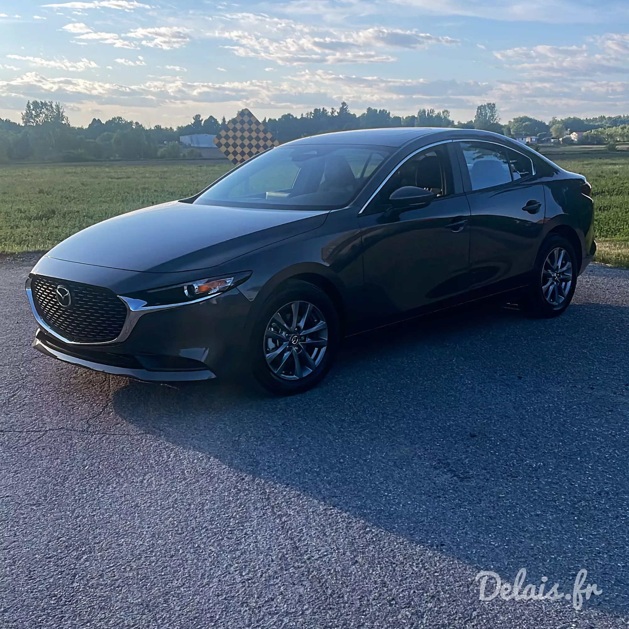 Mazda 3 Machine Grey Exclusive-Line