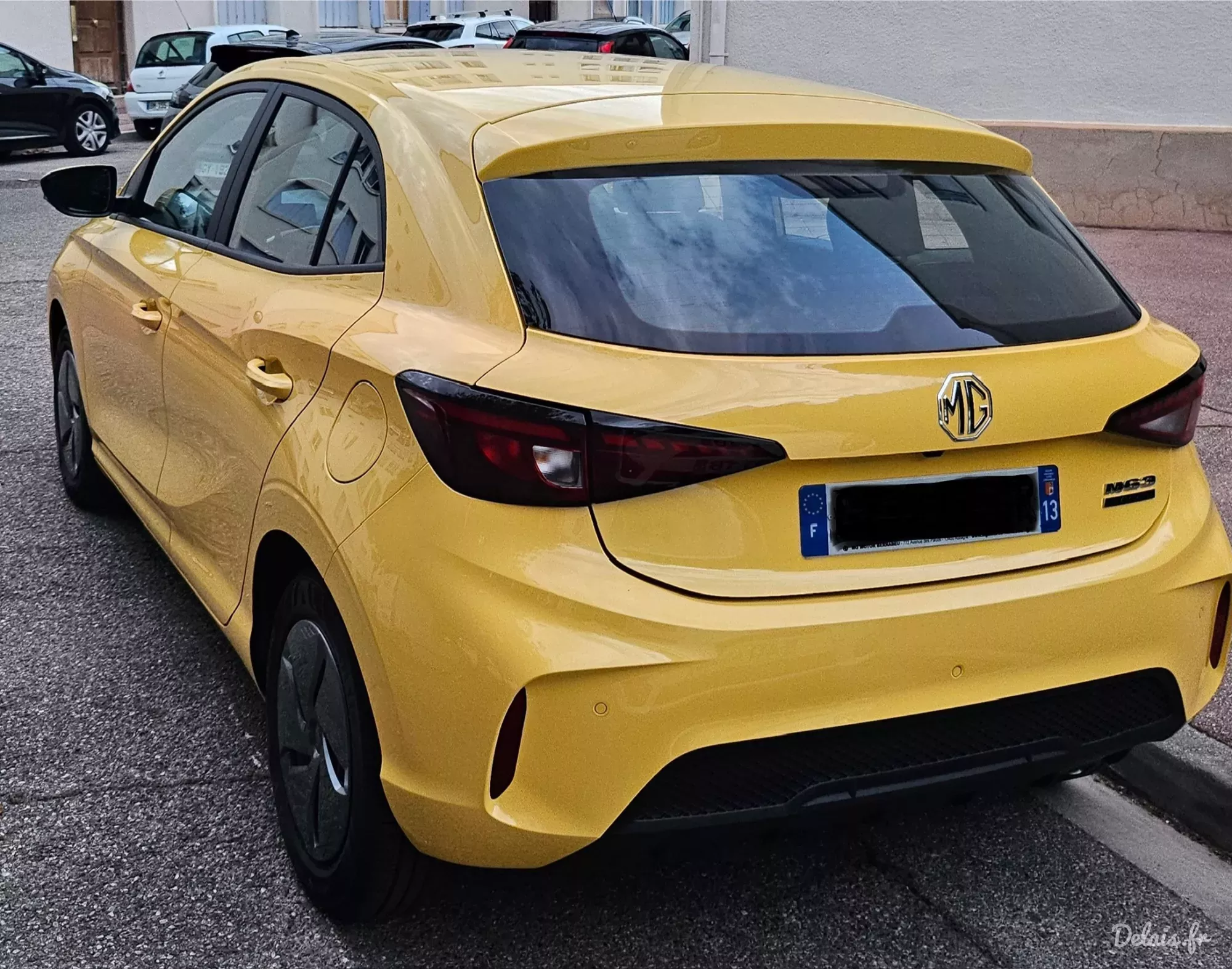 MG3 Pastel Yellow Standard
