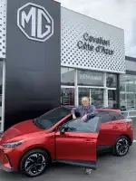 MG 4 Dynamic Red Luxury of Freddo