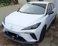 MG 4 Arctic White Standard of Vincent