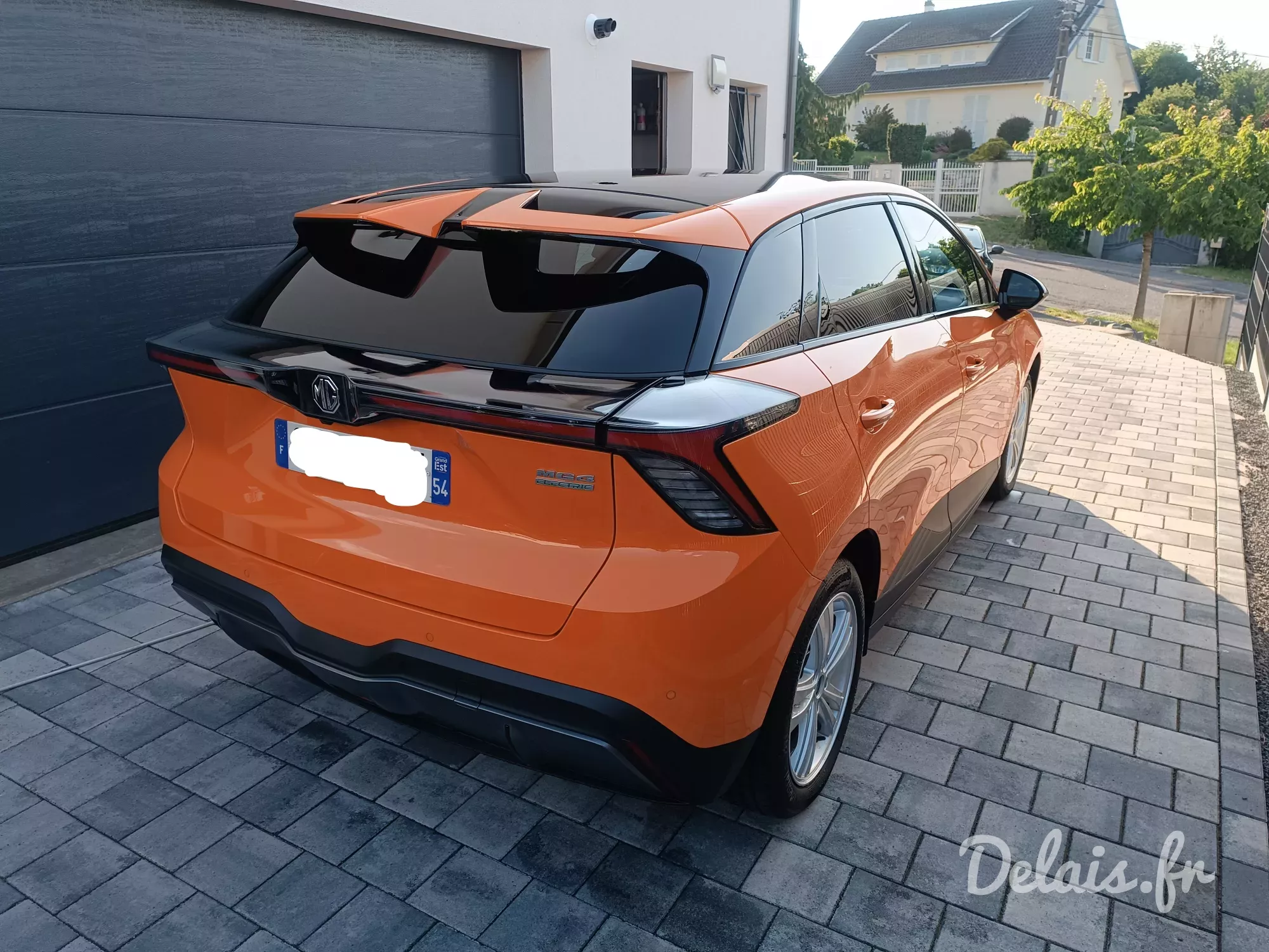 MG4 Fizzy Orange Luxury