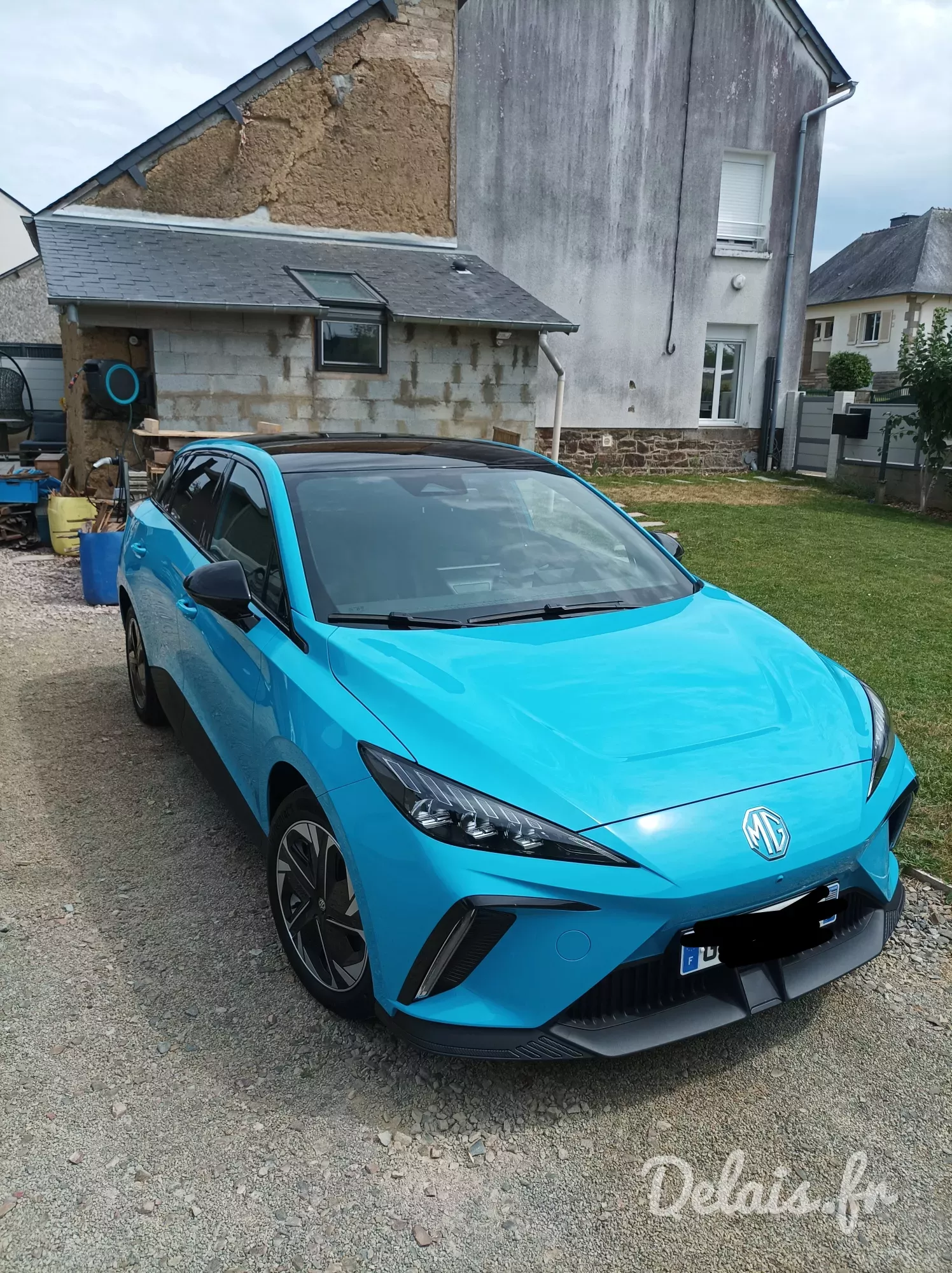 MG4 Brighton Blue Luxury