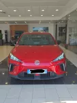 MG 4 Dynamic Red Luxury of Yan
