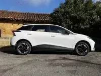 MG 4 Arctic White Standard of Surreydock