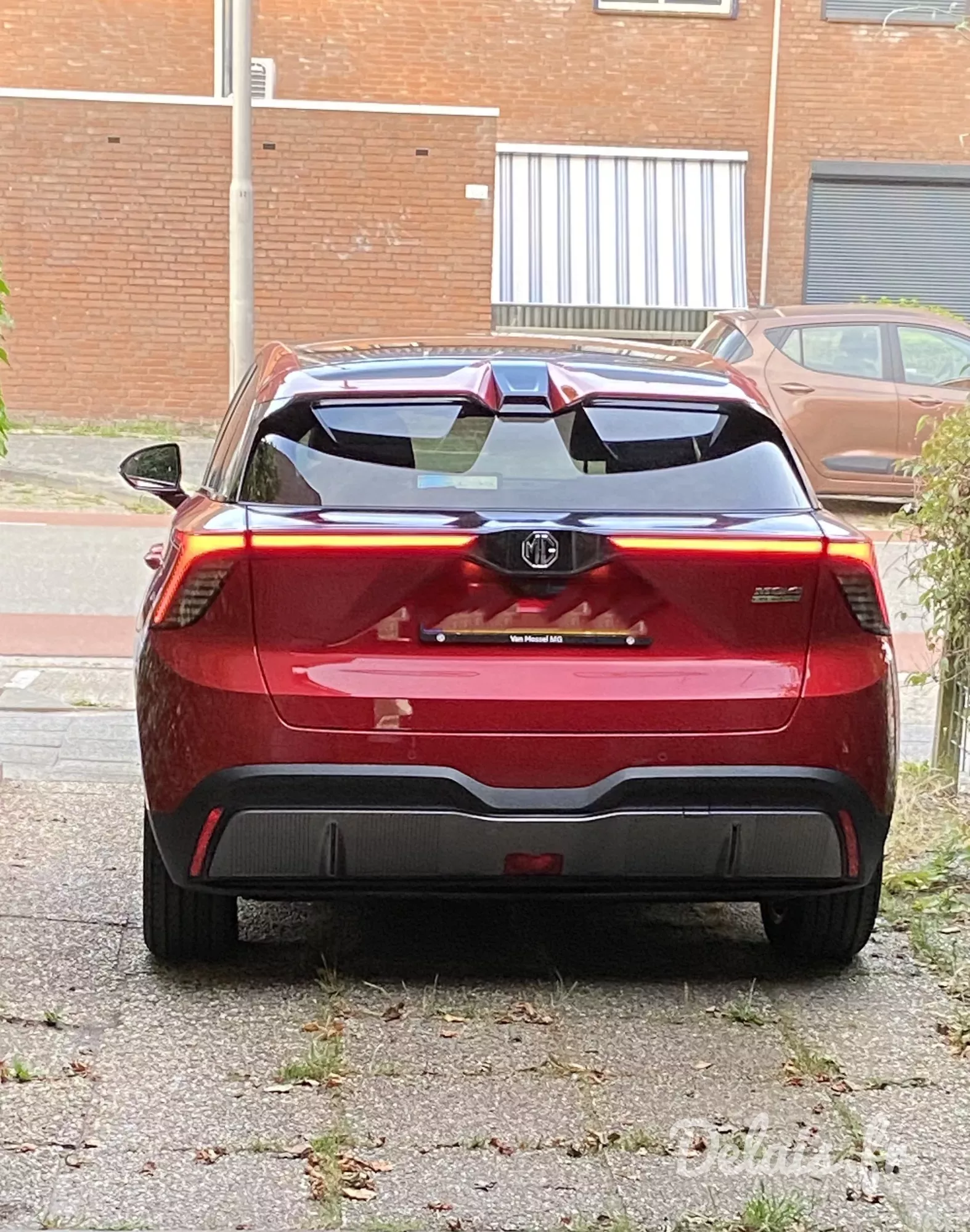 MG4 Dynamic Red Luxury