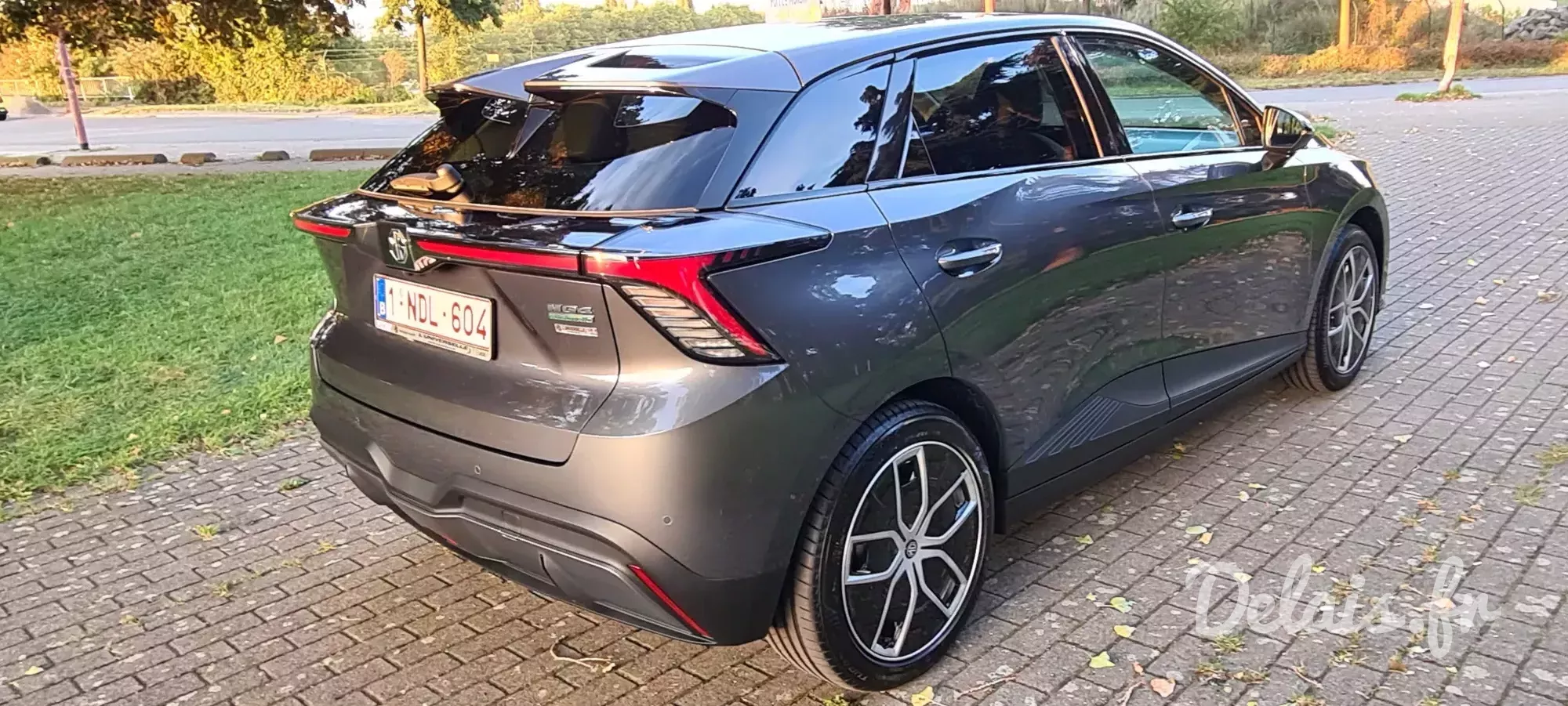 MG4 Andes Grey Luxury