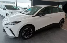 MG 4 Arctic White Standard of BA57