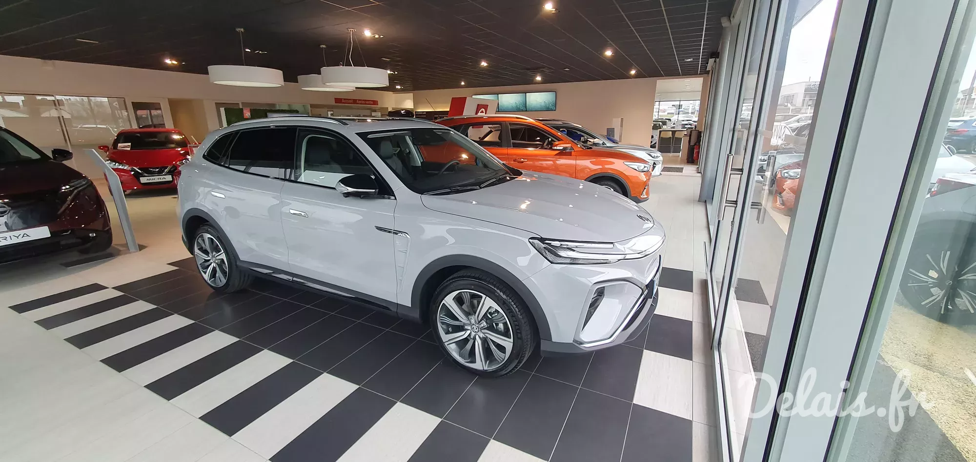 MG Marvel R Cumulus White Luxury
