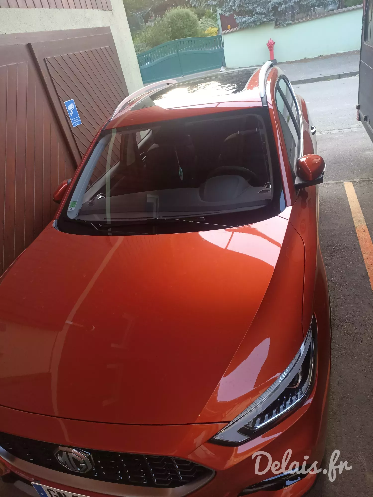 MG ZS Hoxton Orange Luxury