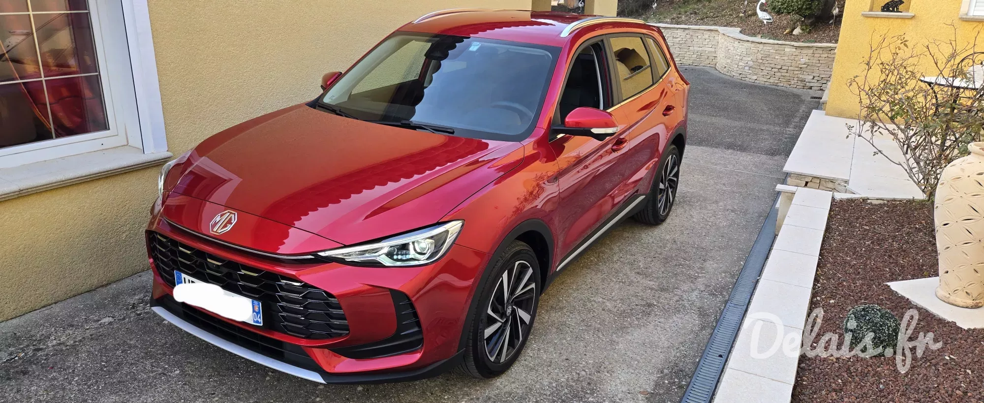 MG ZS Dynamic Red Luxury