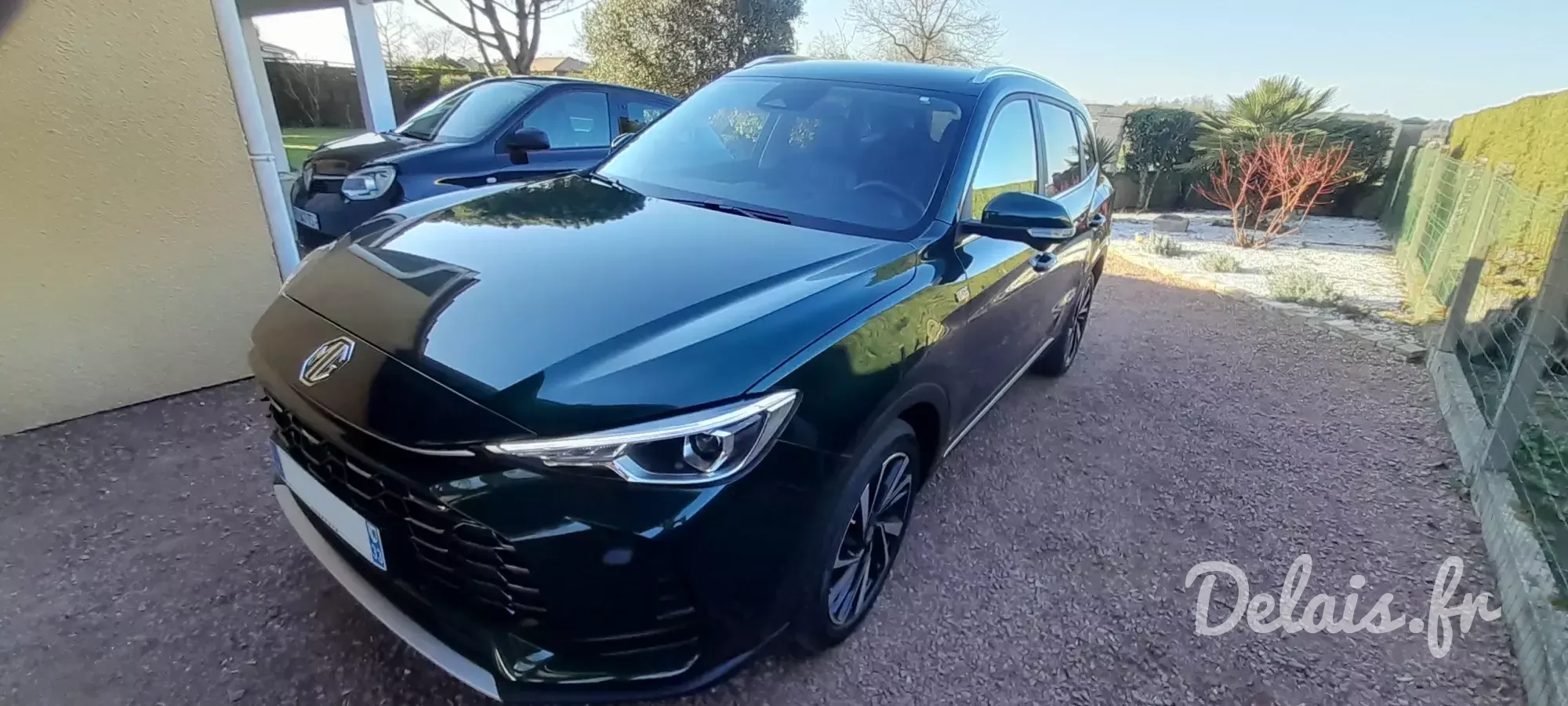 MG ZS Emerald Green Luxury