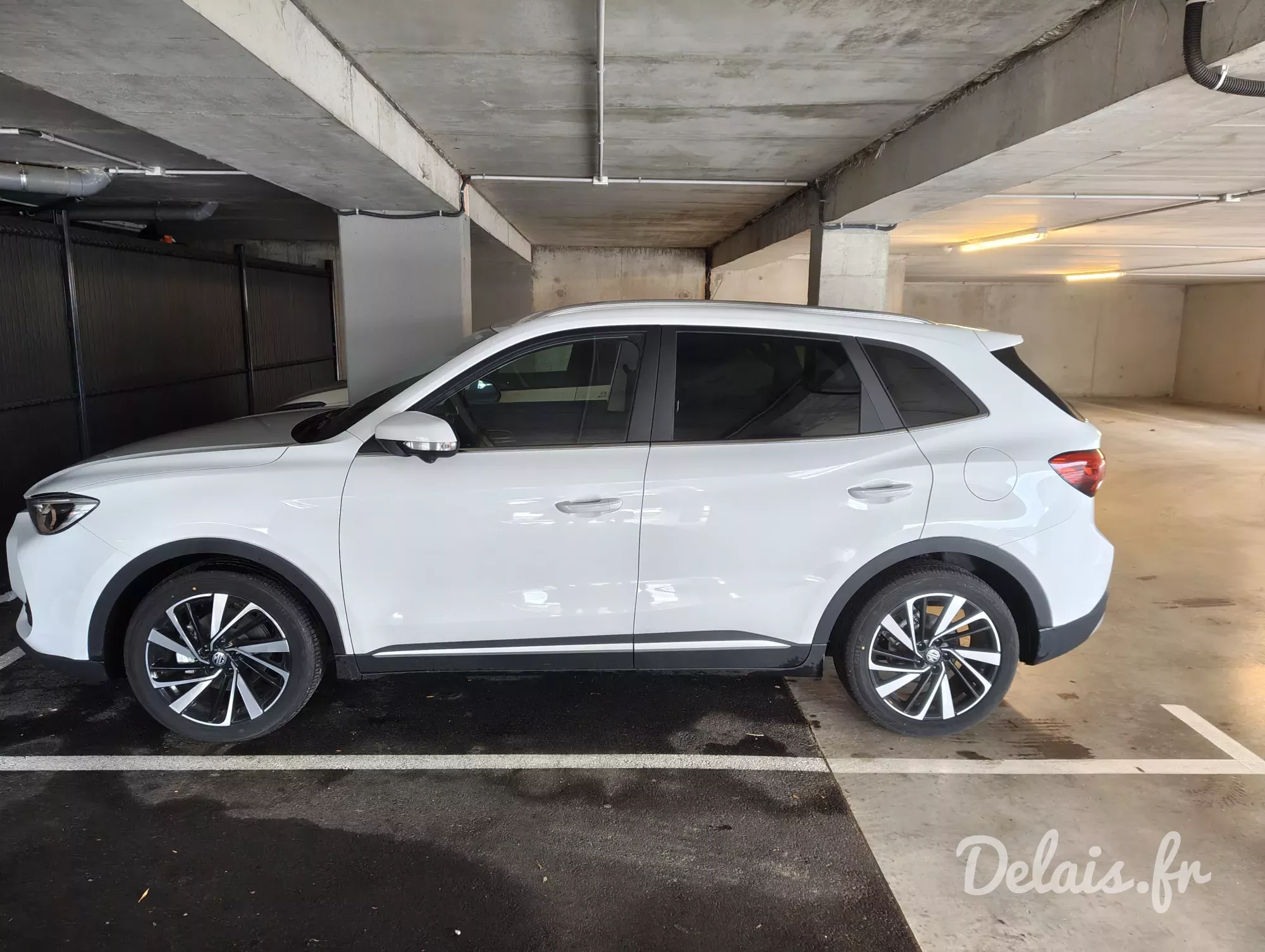 MG ZS Arctic White Luxury