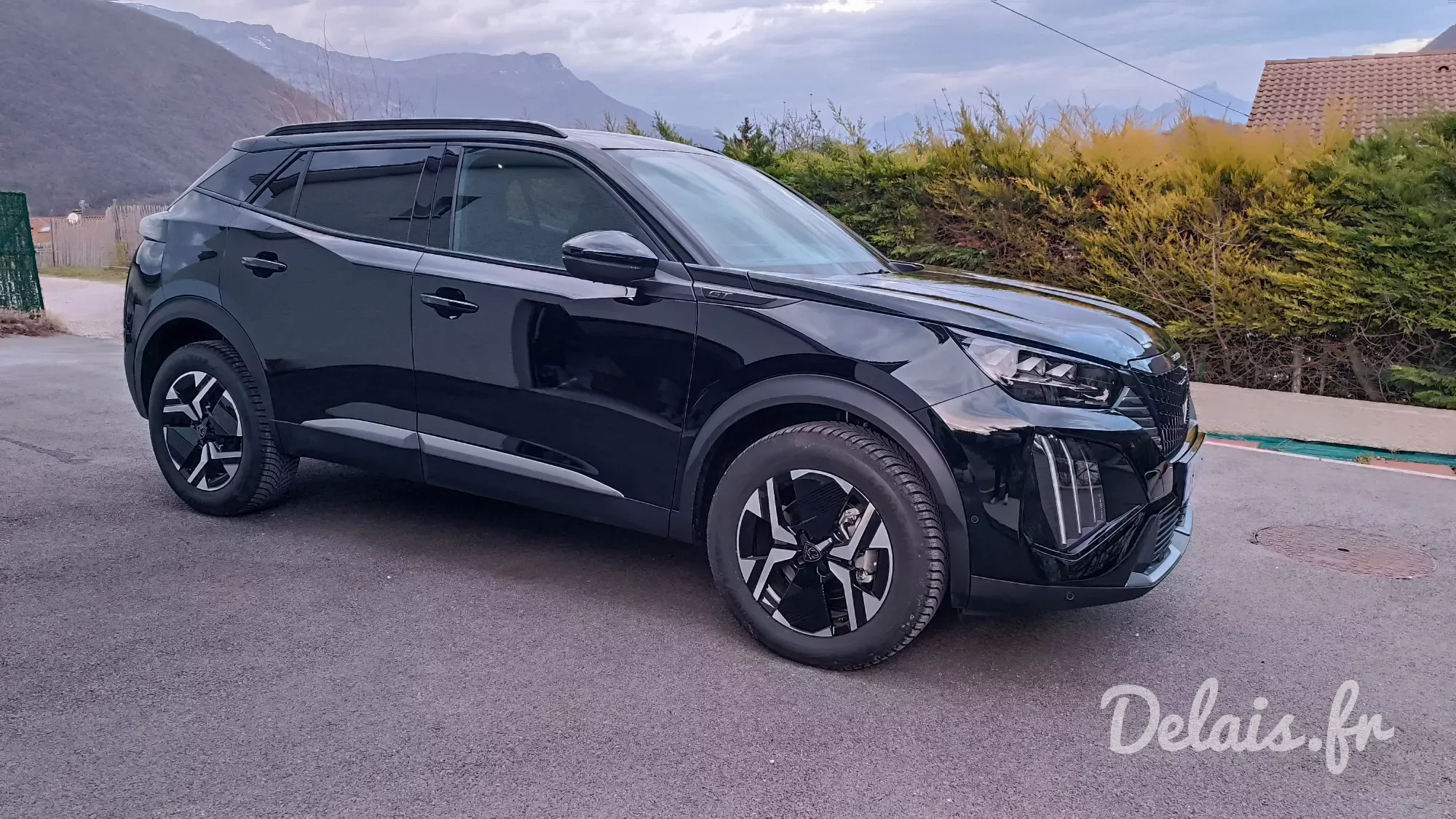Peugeot 2008 Noir Onyx GT