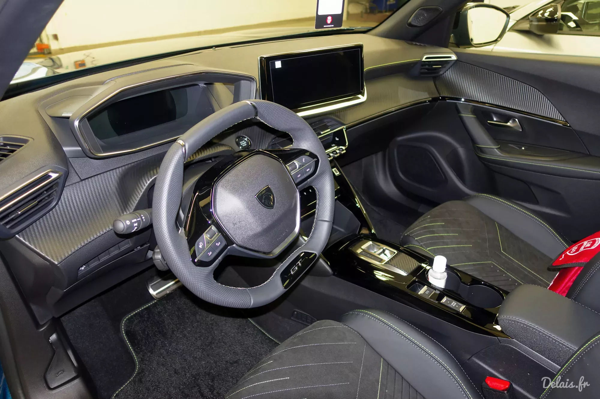 Peugeot 2008 Obsession Blue GT Exclusive