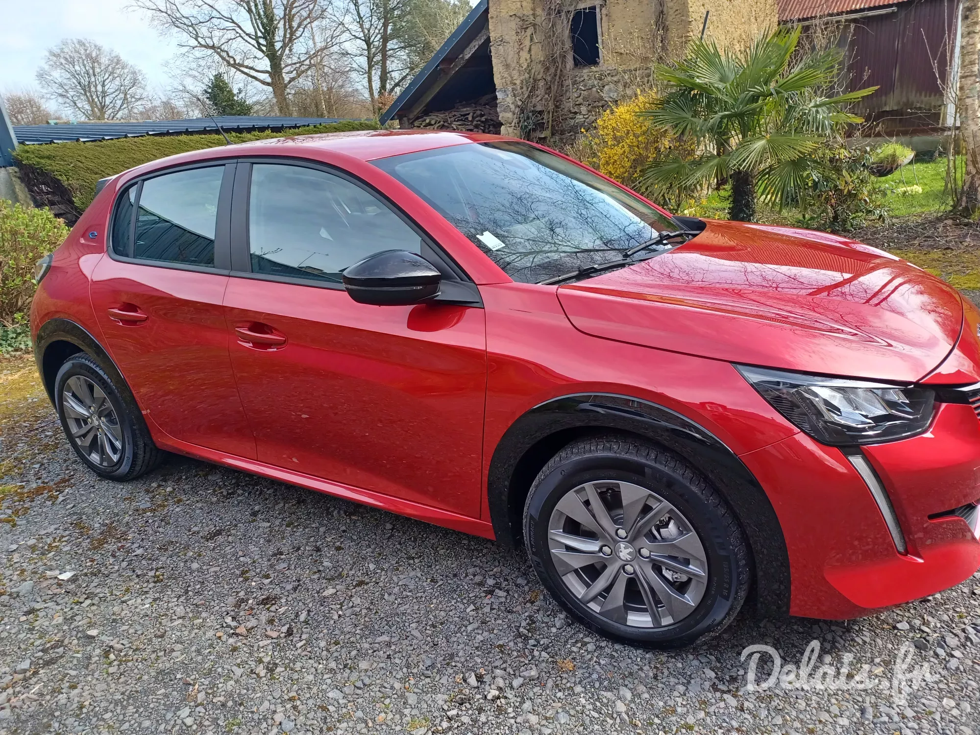 Peugeot 208 Elixir Red Active Pack
