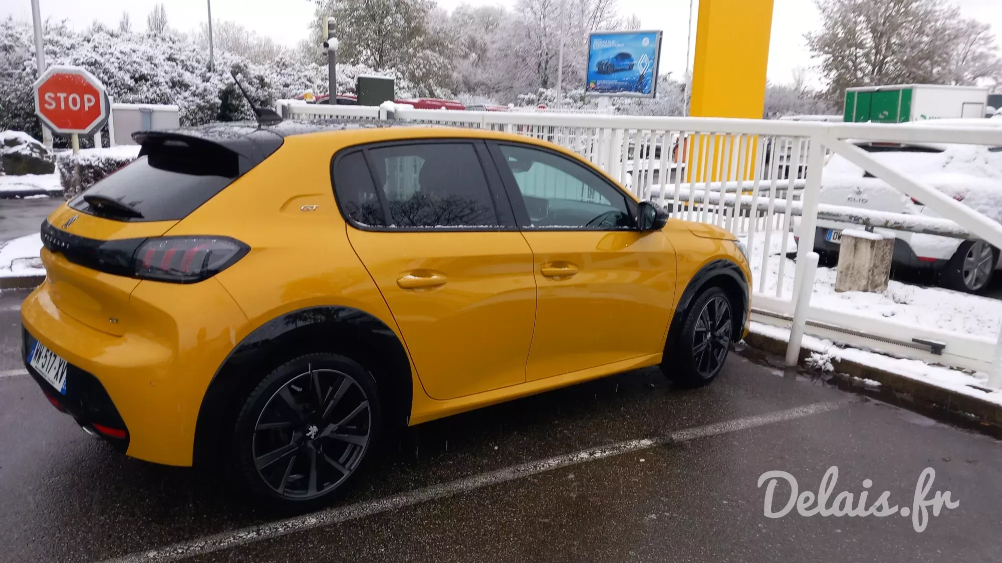 Peugeot 208 Jaune Faro GT