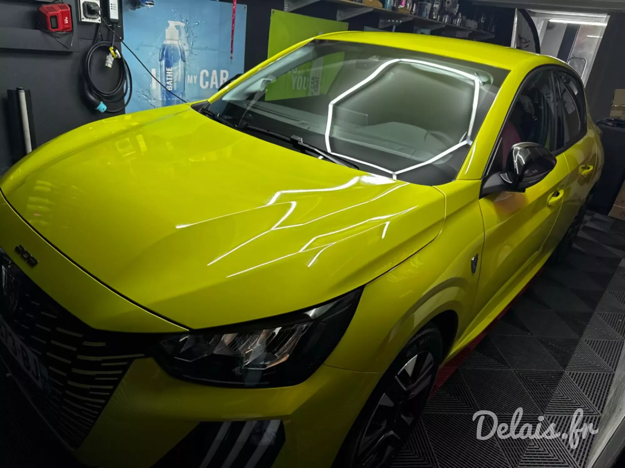 Peugeot 208 Agueda Yellow Style