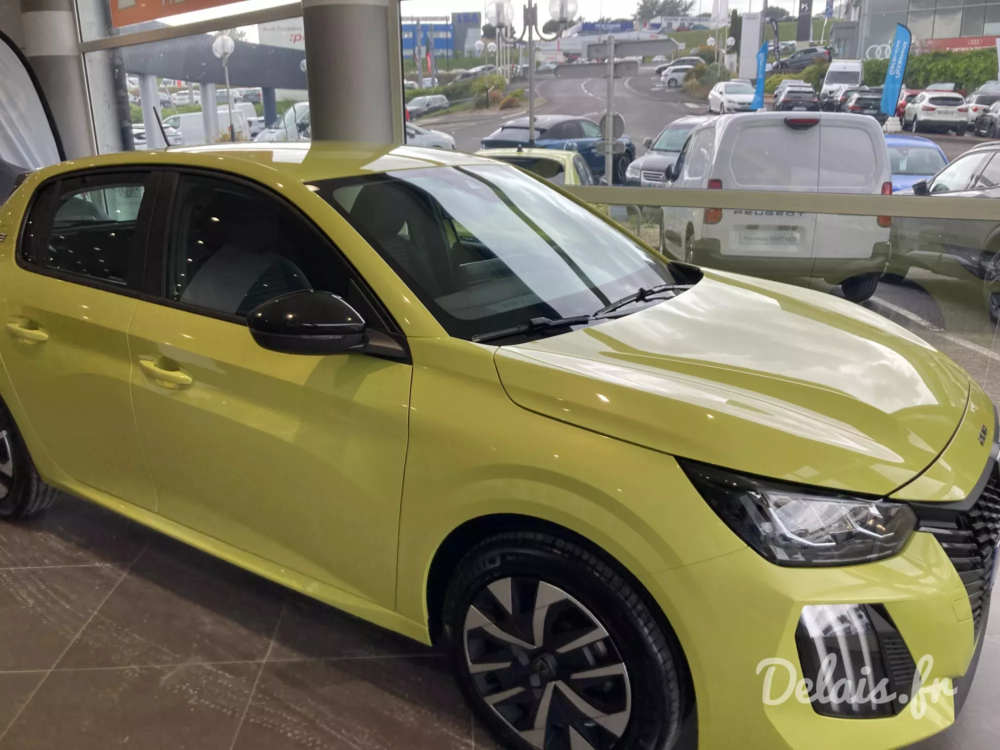 Peugeot 208 Agueda Yellow Active
