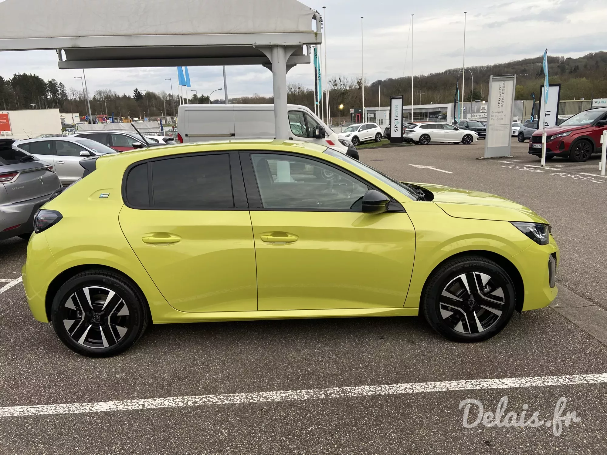 Peugeot 208 Agueda Yellow Style