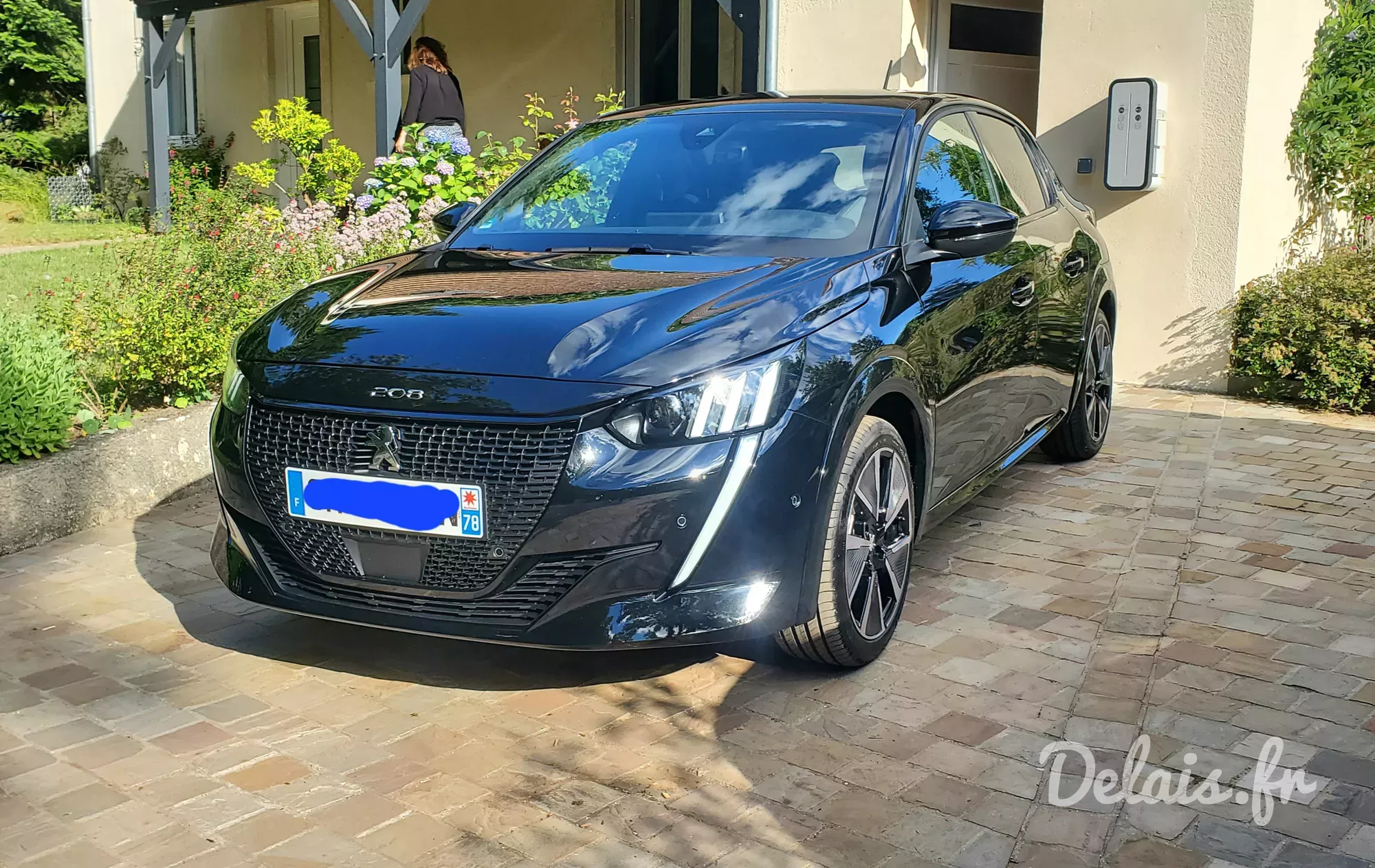 Peugeot 208 Nera Black GT