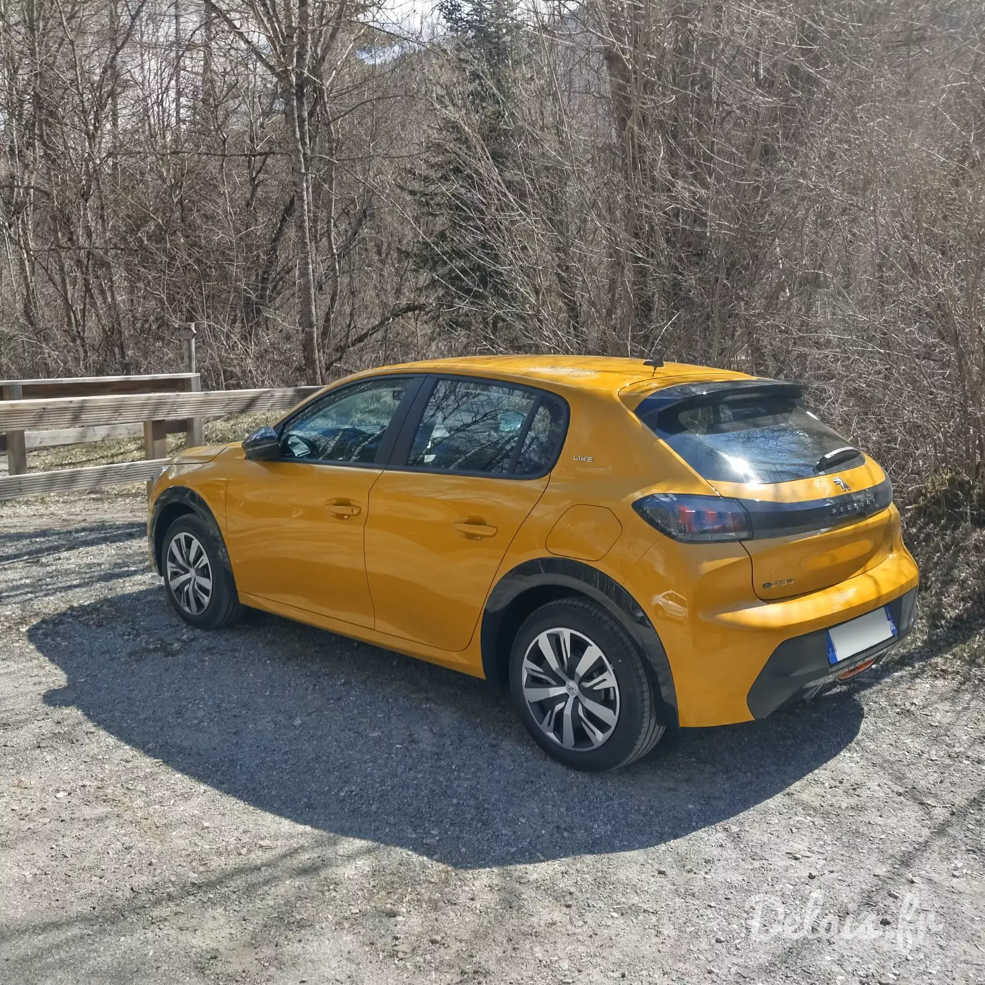 Peugeot 208 Jaune Faro Like