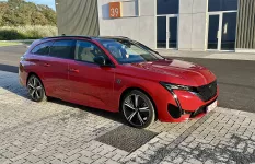 Peugeot 308 SW Elixir Red GT of Celine