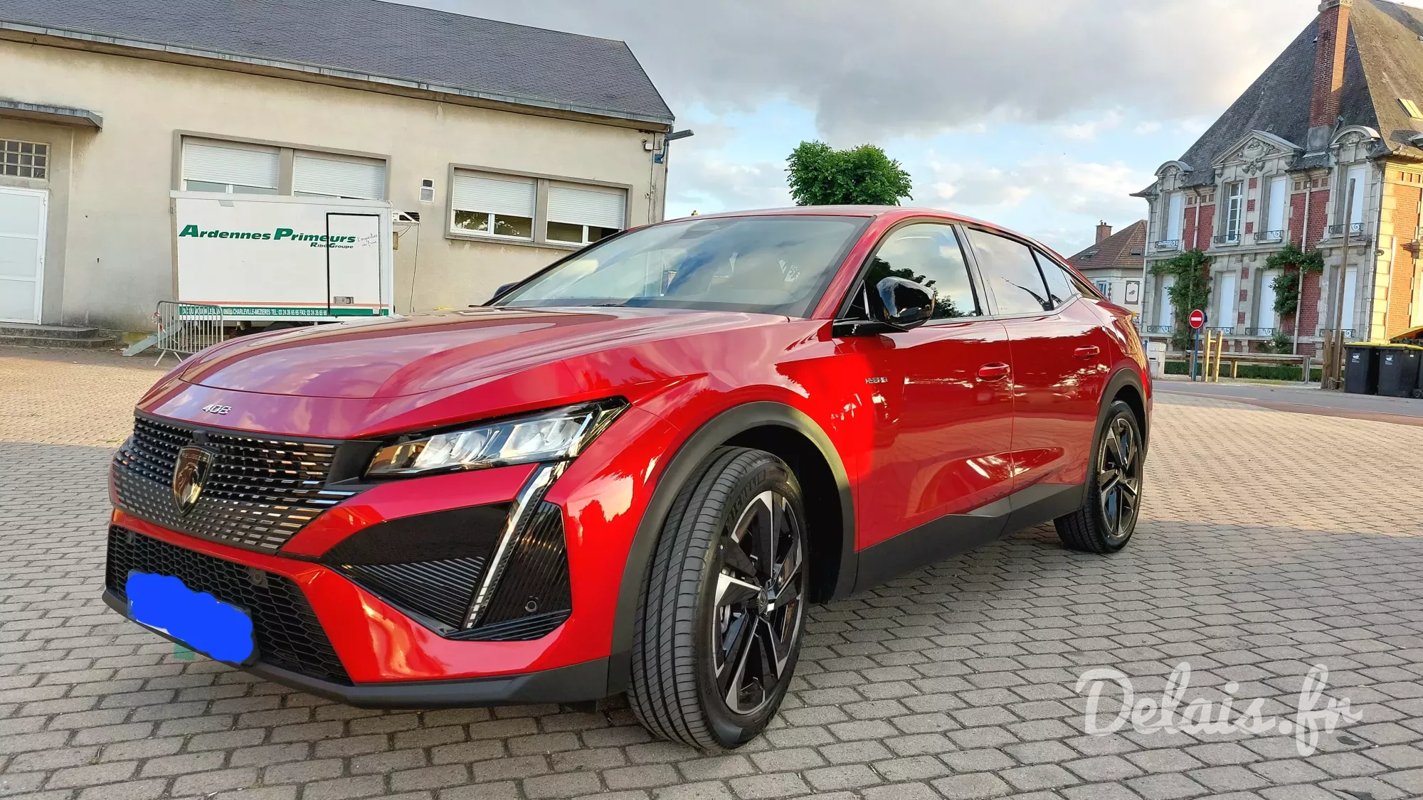 Peugeot 408 Elixir Red Allure Pack