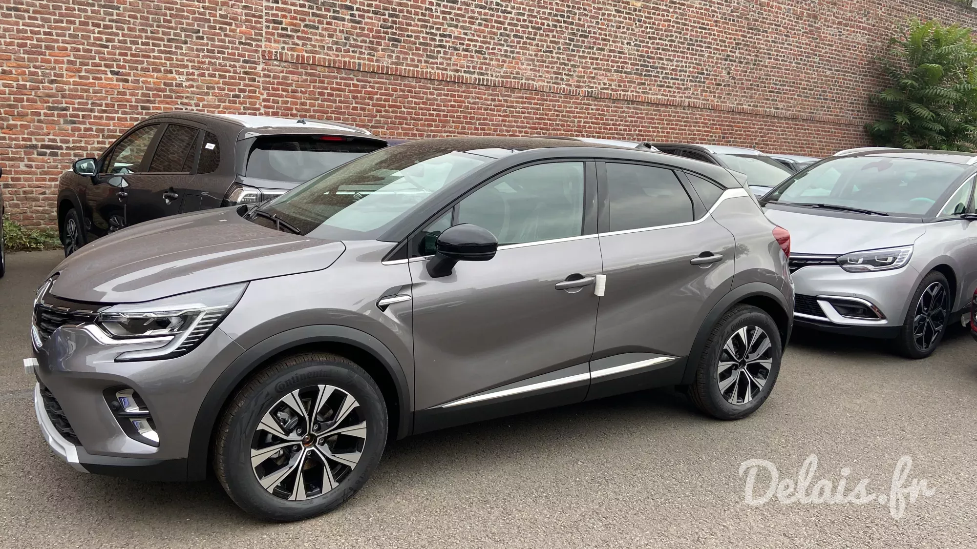 Renault Captur Oyster Grey Techno