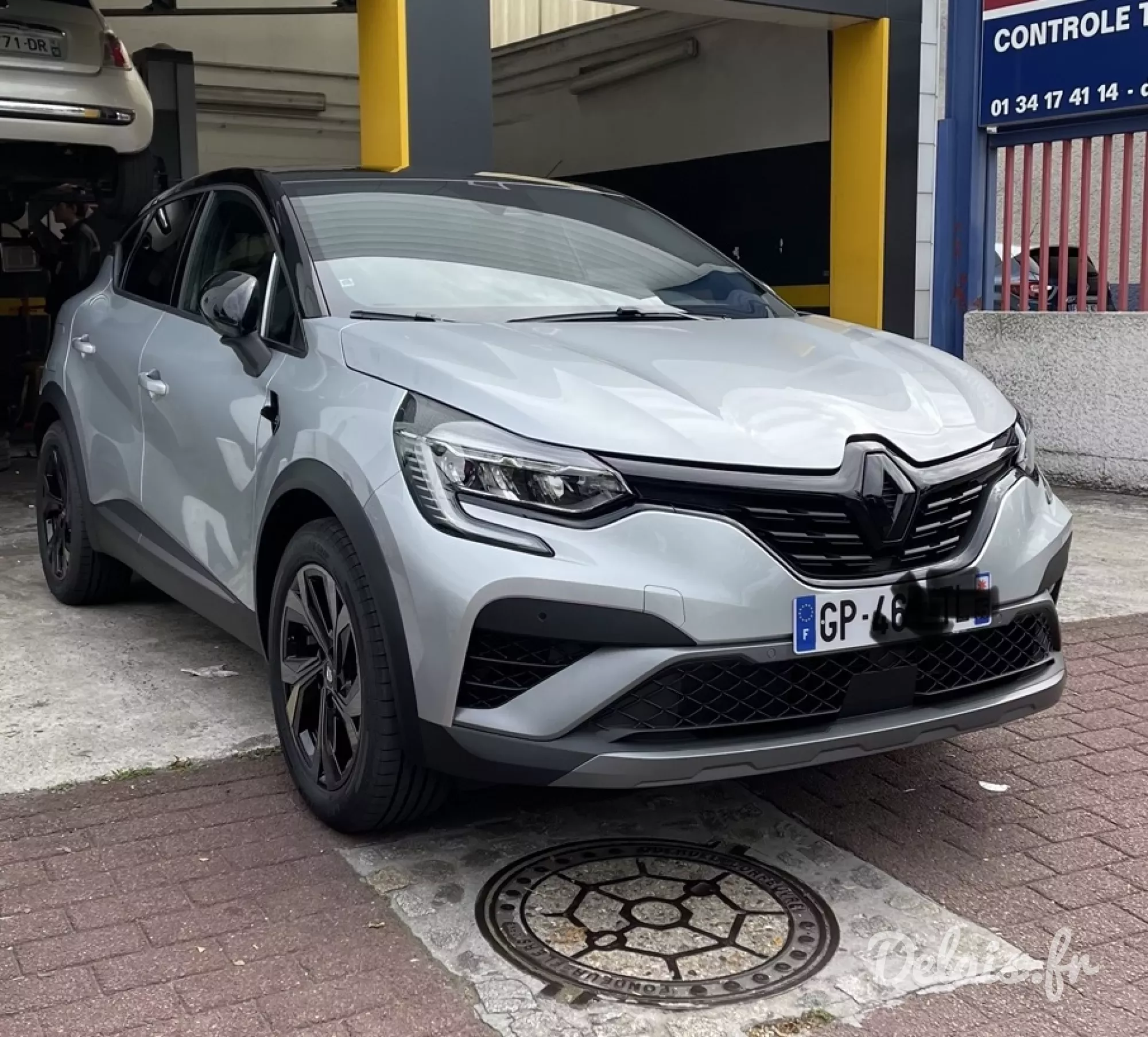 Renault Captur Gris Highland Engineered