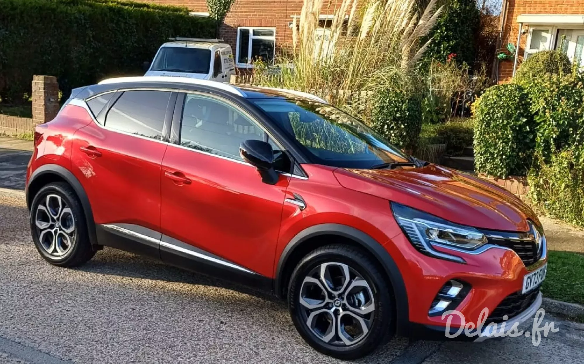 Renault Captur Flame Red Techno