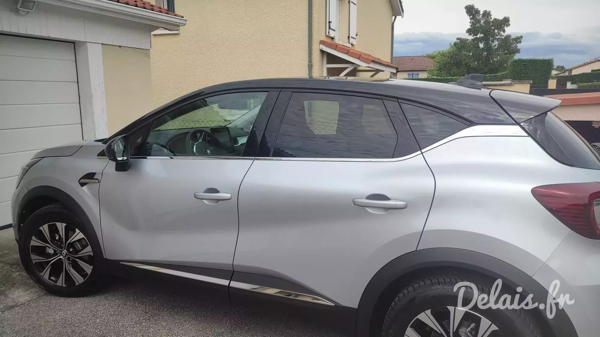 Renault Captur Gris Highland Techno