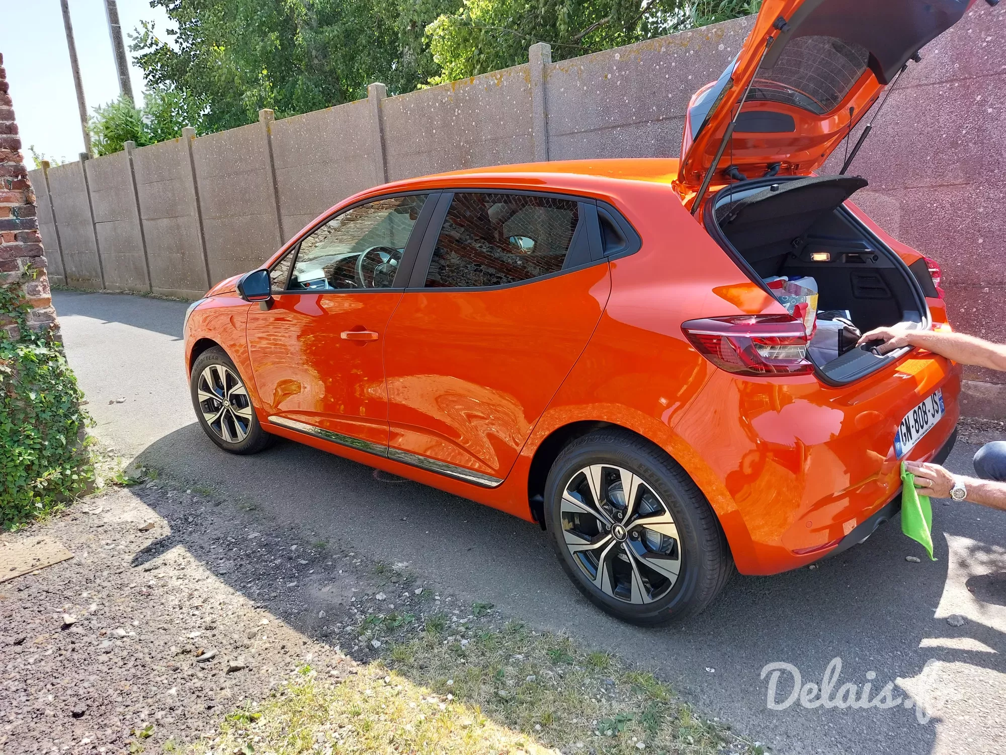 Renault Clio Orange Valencia Evolution