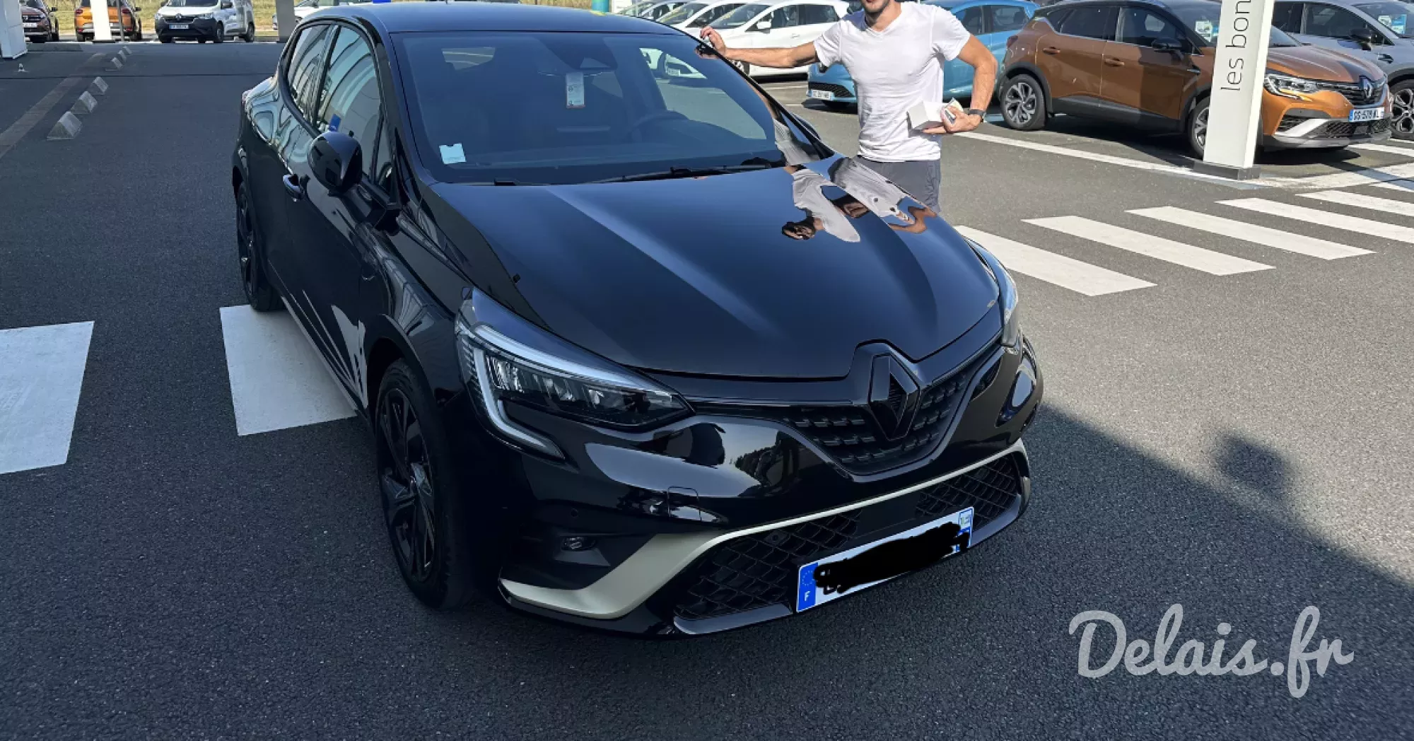 Renault Clio Diamond Black E-Tech Engineered