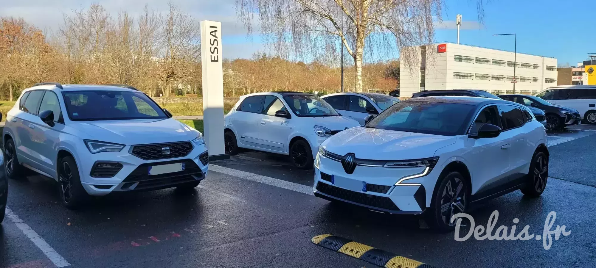 Renault Megane E-Tech Blanc Glacier Iconic