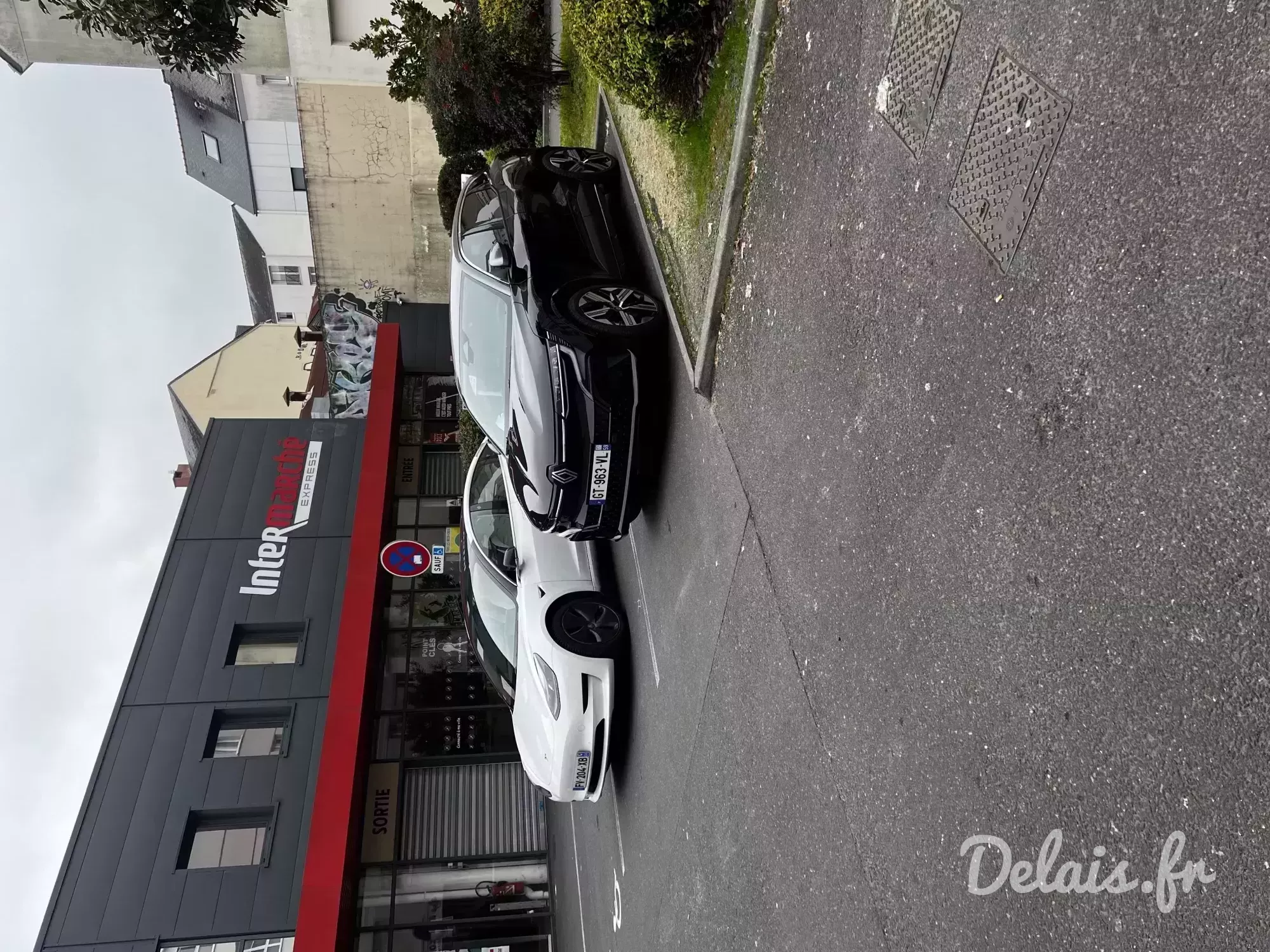 Renault Megane E-Tech Diamond Black Iconic