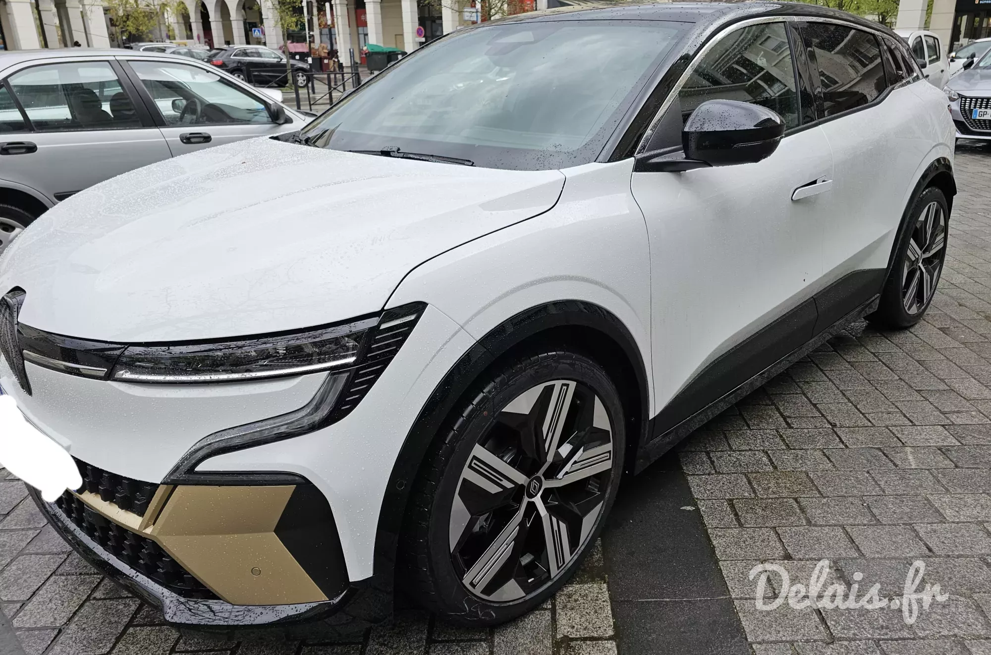 Renault Megane E-Tech Blanc Glacier Iconic