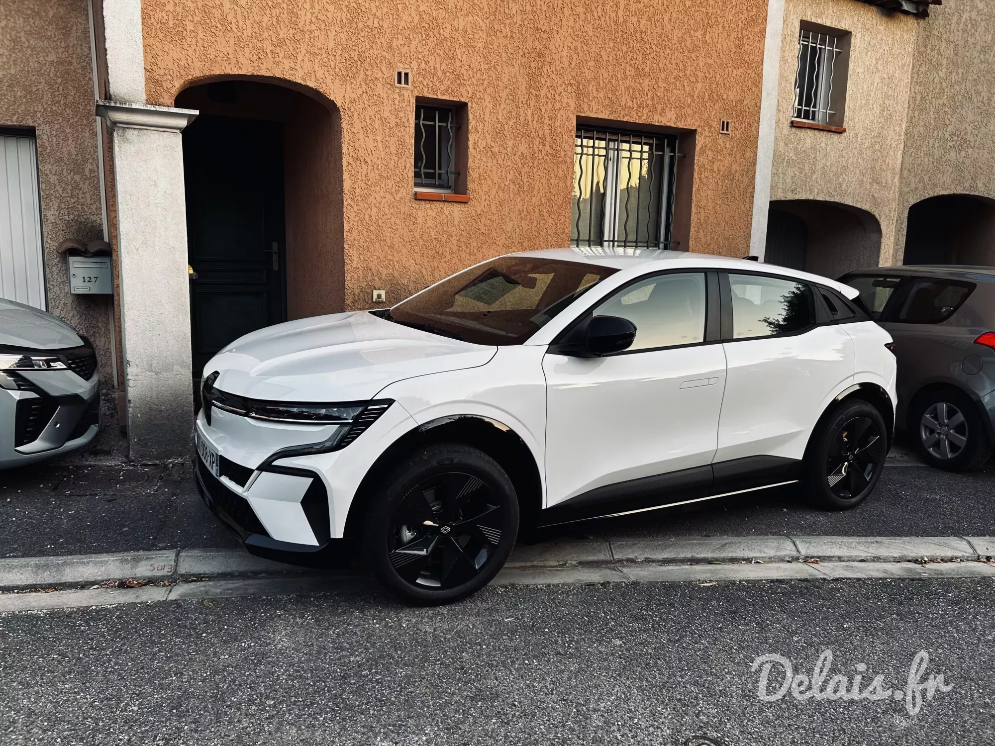 Renault Megane E-Tech Blanc Glacier Equilibre