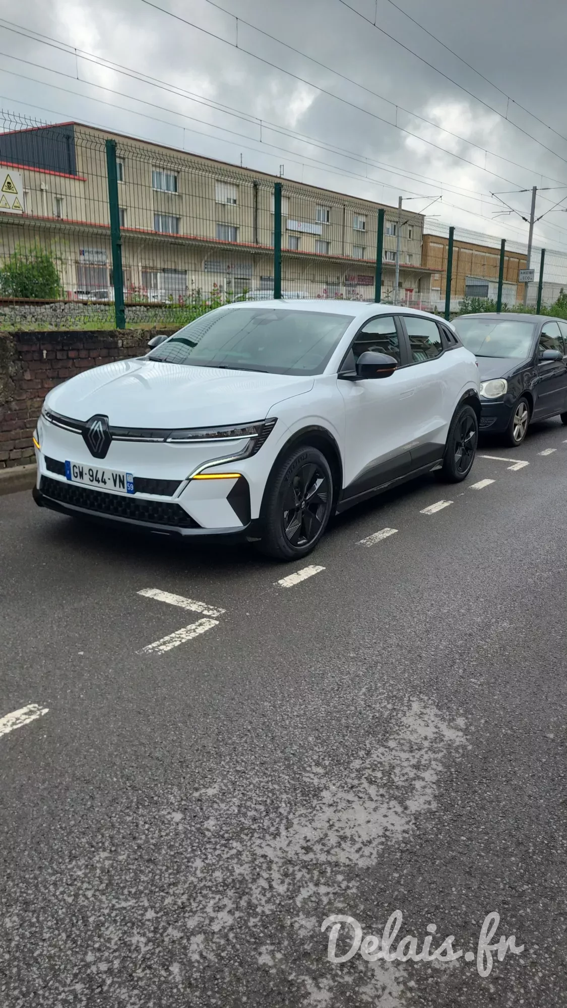 Renault Megane E-Tech Blanc Glacier Equilibre