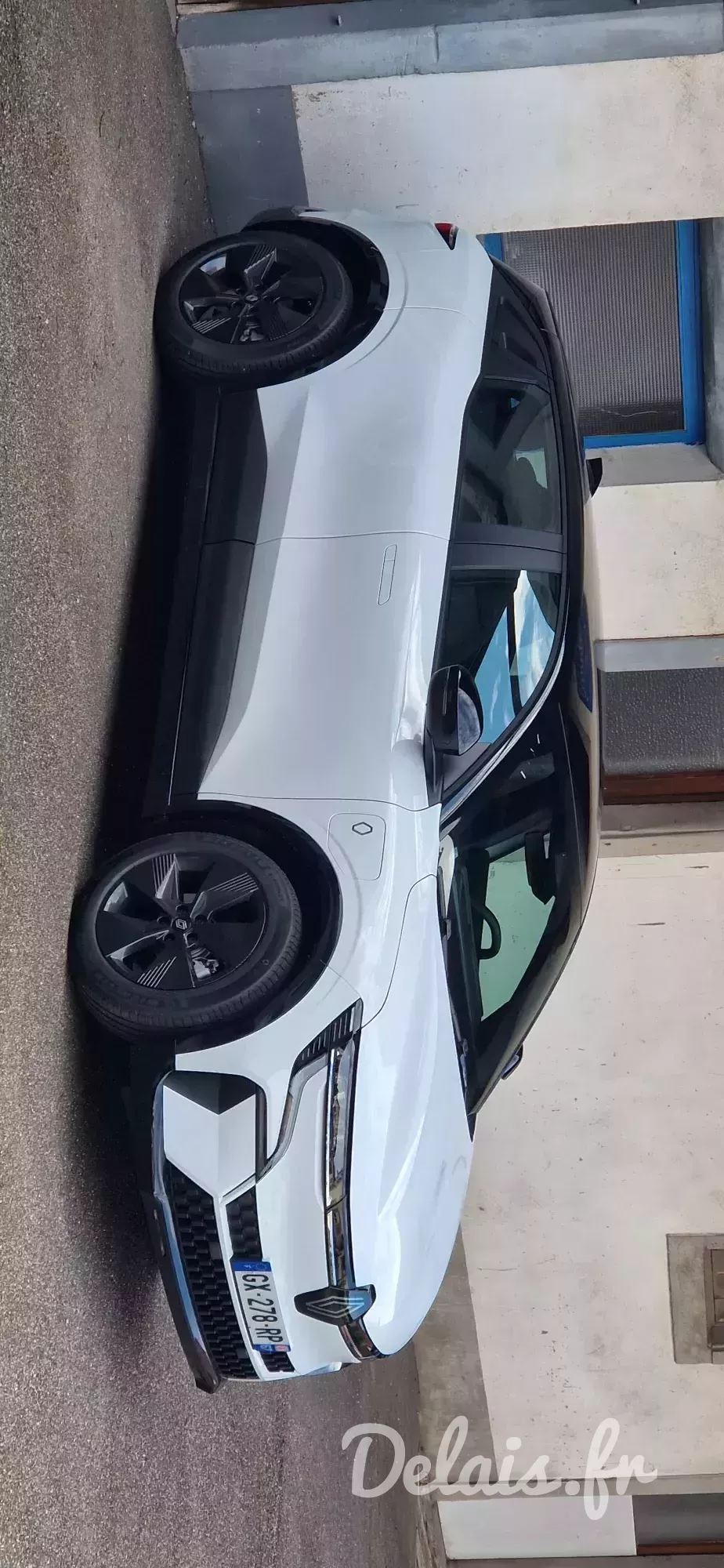 Renault Megane E-Tech Blanc Glacier Equilibre