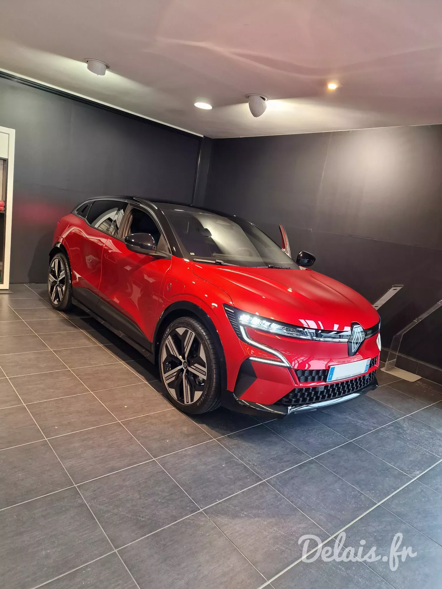 Renault Megane E-Tech Flame Red Iconic