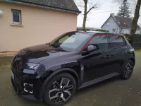 Renault 5 Diamond Black Techno  MANISU