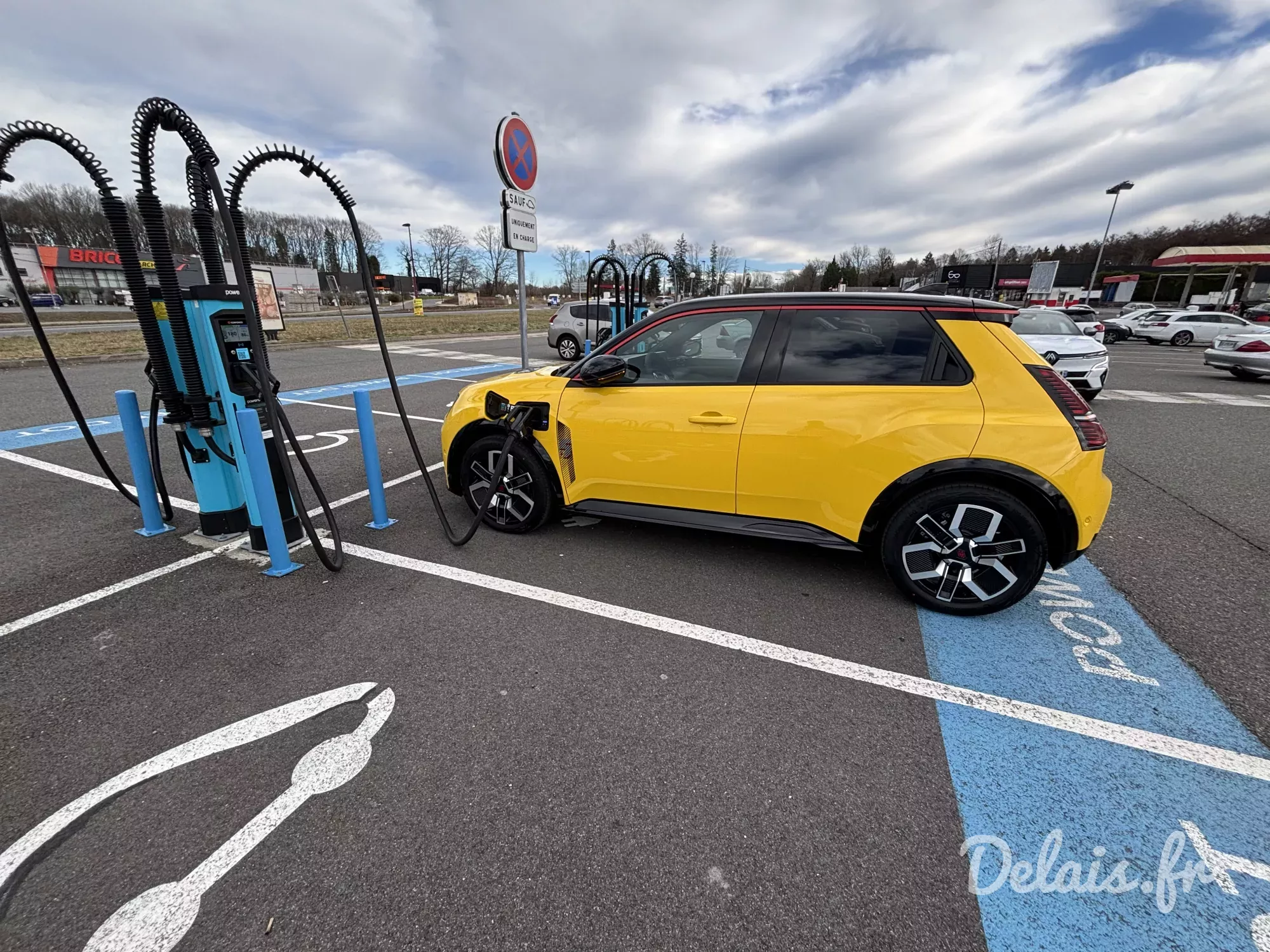 Renault R5 E-Tech Pop Yellow Iconic Cinq