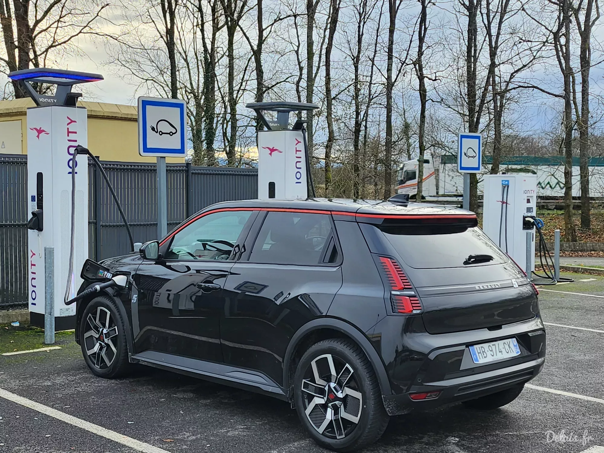 Renault 5 Diamond Black Techno